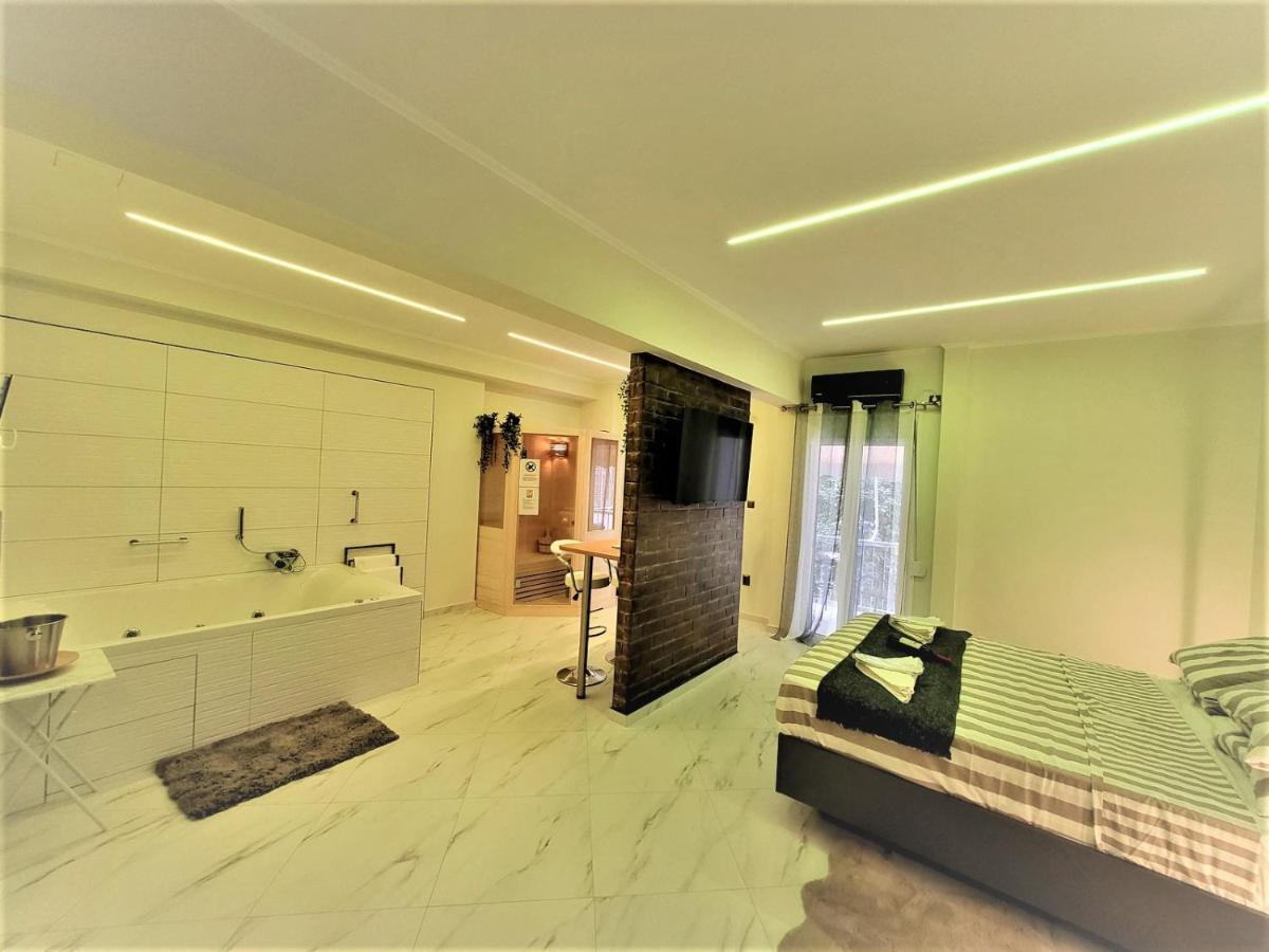Romantic Deluxe Svite Wise Jacuzzi And Sauna Atenas Exterior foto