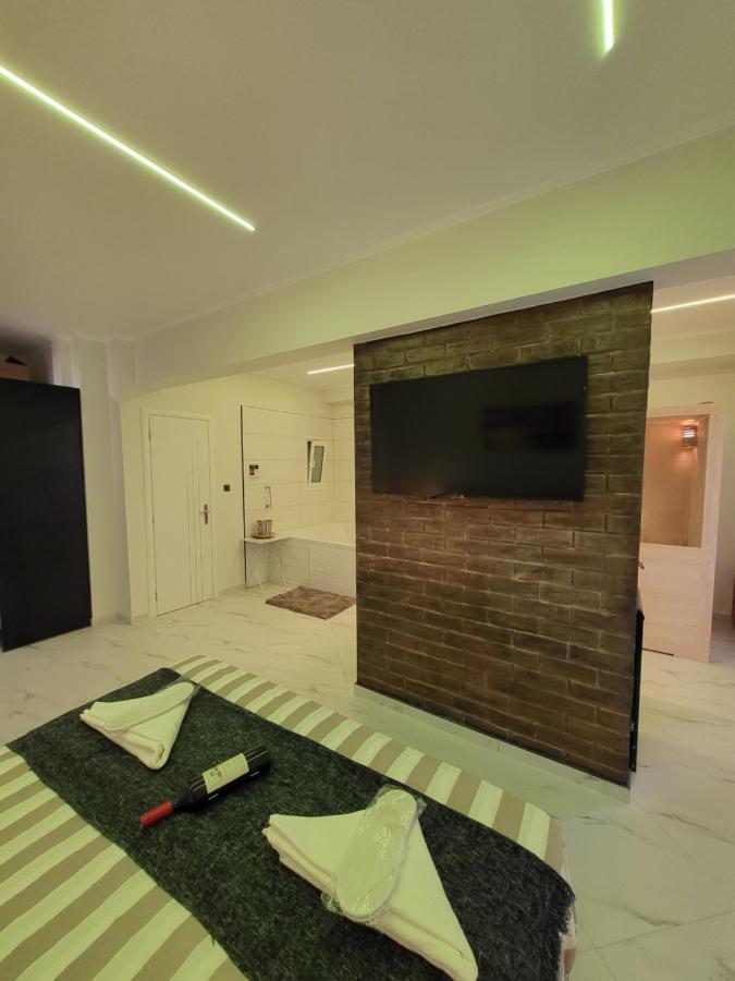 Romantic Deluxe Svite Wise Jacuzzi And Sauna Atenas Exterior foto