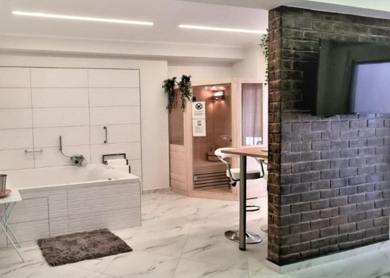 Romantic Deluxe Svite Wise Jacuzzi And Sauna Atenas Exterior foto