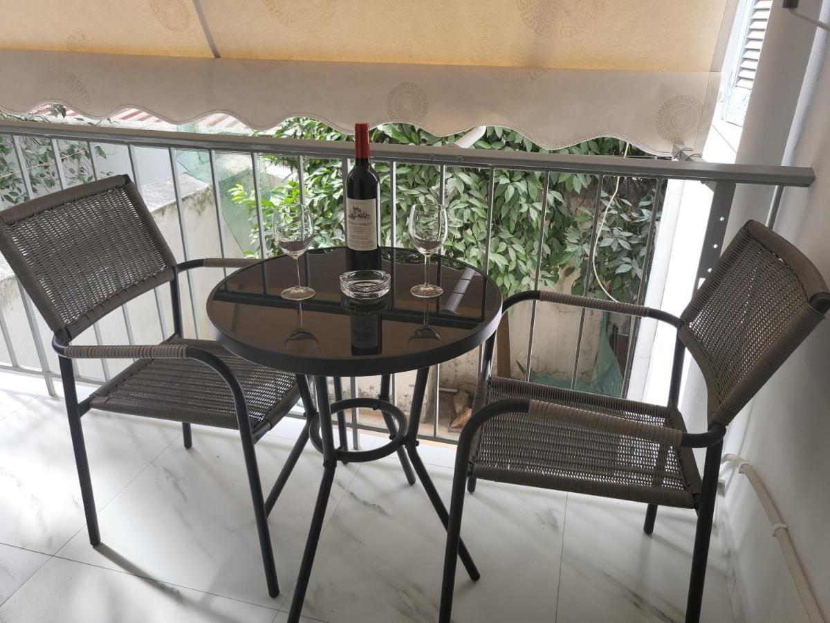 Romantic Deluxe Svite Wise Jacuzzi And Sauna Atenas Exterior foto