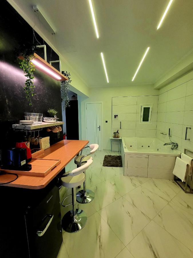 Romantic Deluxe Svite Wise Jacuzzi And Sauna Atenas Exterior foto